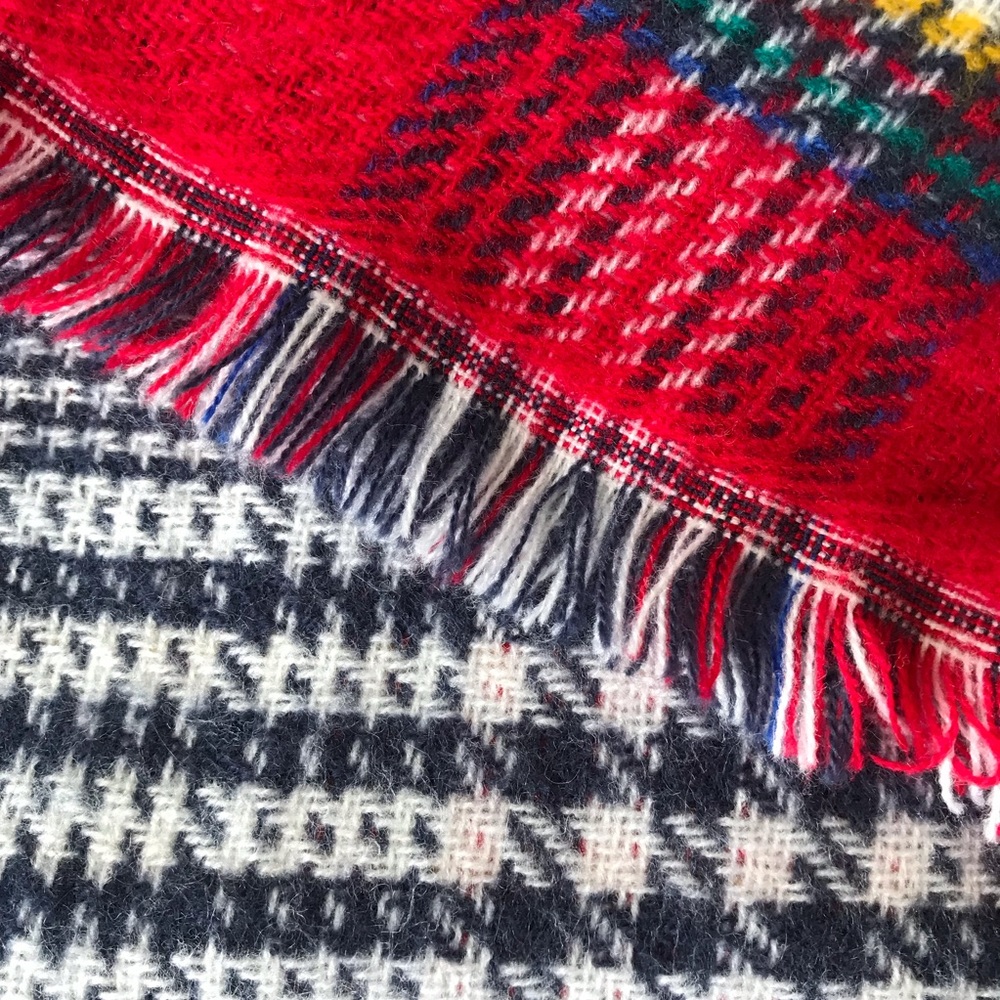 Red plaid blanket scarf reversible navy plaid fringe blanket scarf oversized - Picture 7 of 8
